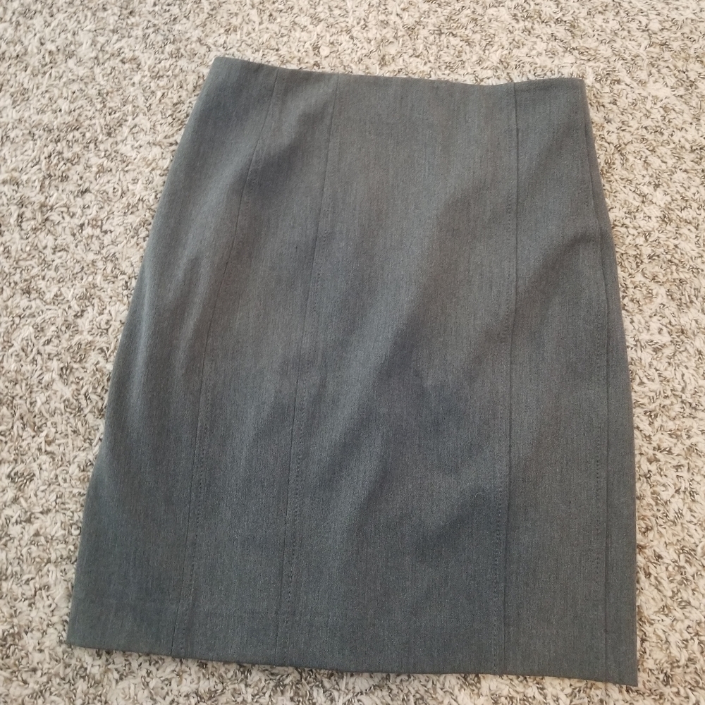 *NEW w/out tags* EXPRESS dark grey above the knee pencil skirt size 8